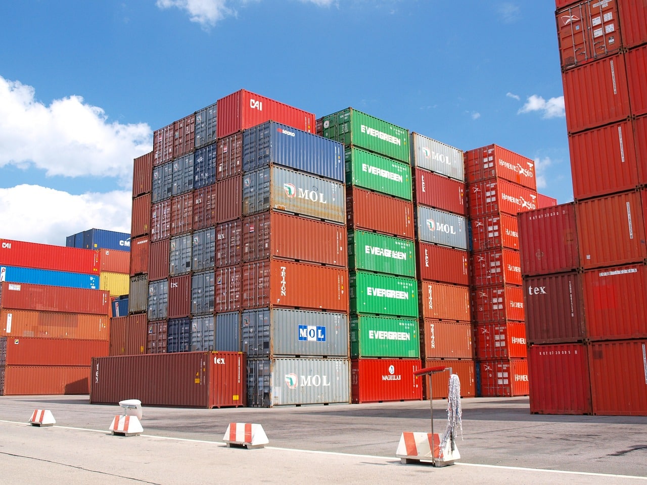 Invest-in-shipping-containers